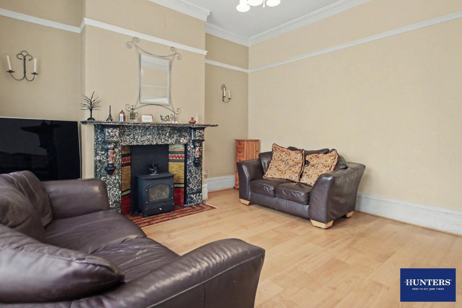 6 bedroom House for sale in Arnold Place Bradford, West Yorkshire, BD8 8NH