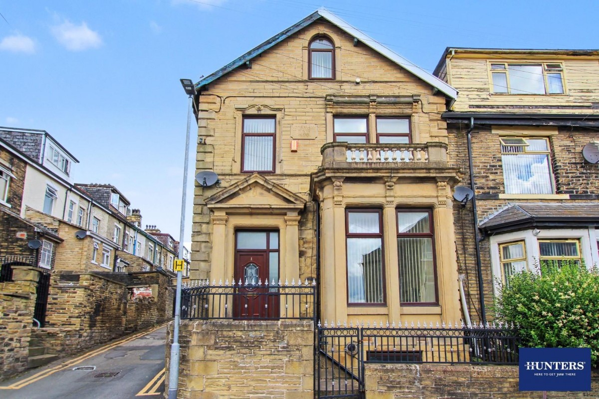 Arnold Place Bradford, West Yorkshire, BD8 8NH