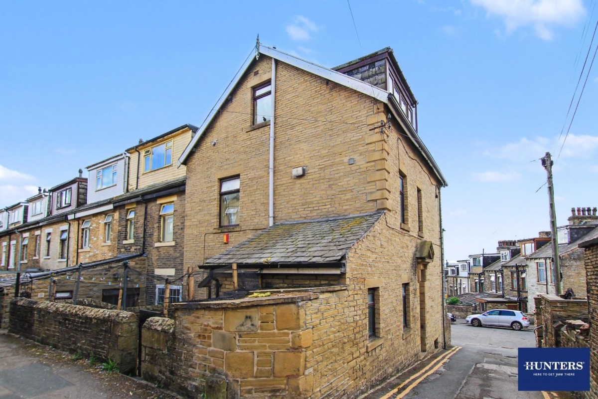 Arnold Place Bradford, West Yorkshire, BD8 8NH