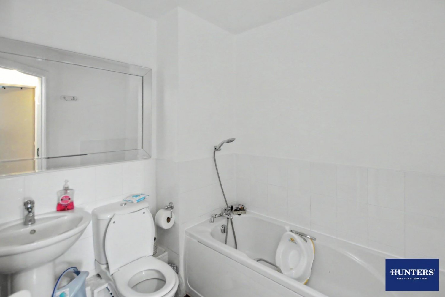 2 bedroom Flat for sale in Sandhill Close ,Bradford, BD8 0DZ