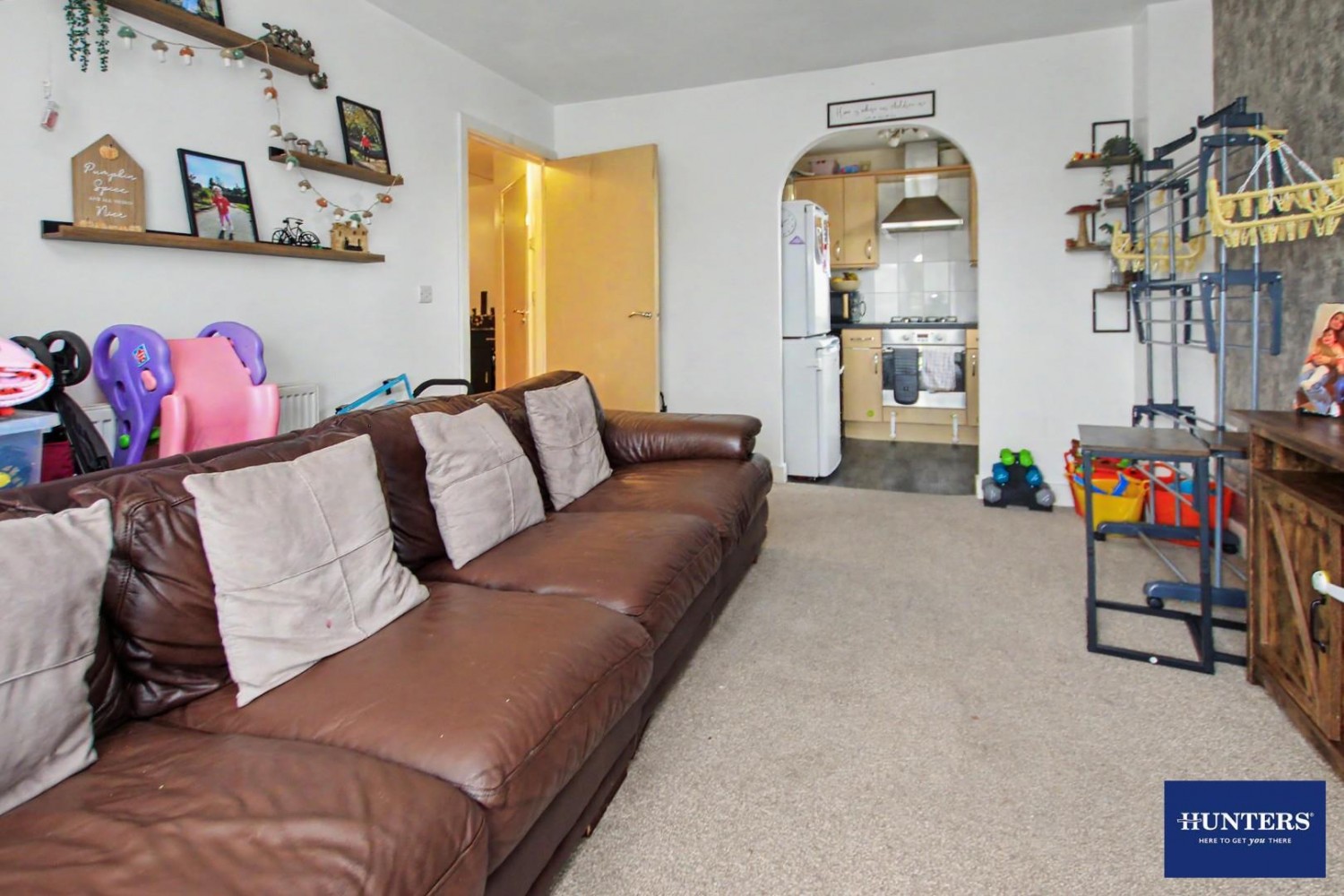 2 bedroom Flat for sale in Sandhill Close ,Bradford, BD8 0DZ