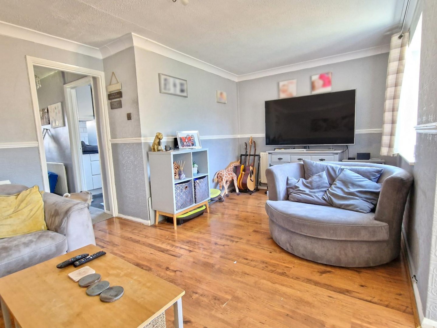 4 bedroom House for sale in Beaufort Close, Bicester