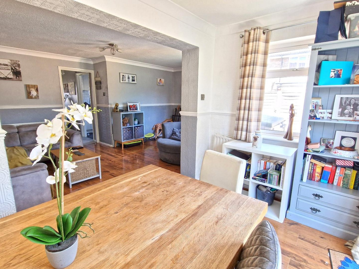 4 bedroom House for sale in Beaufort Close, Bicester