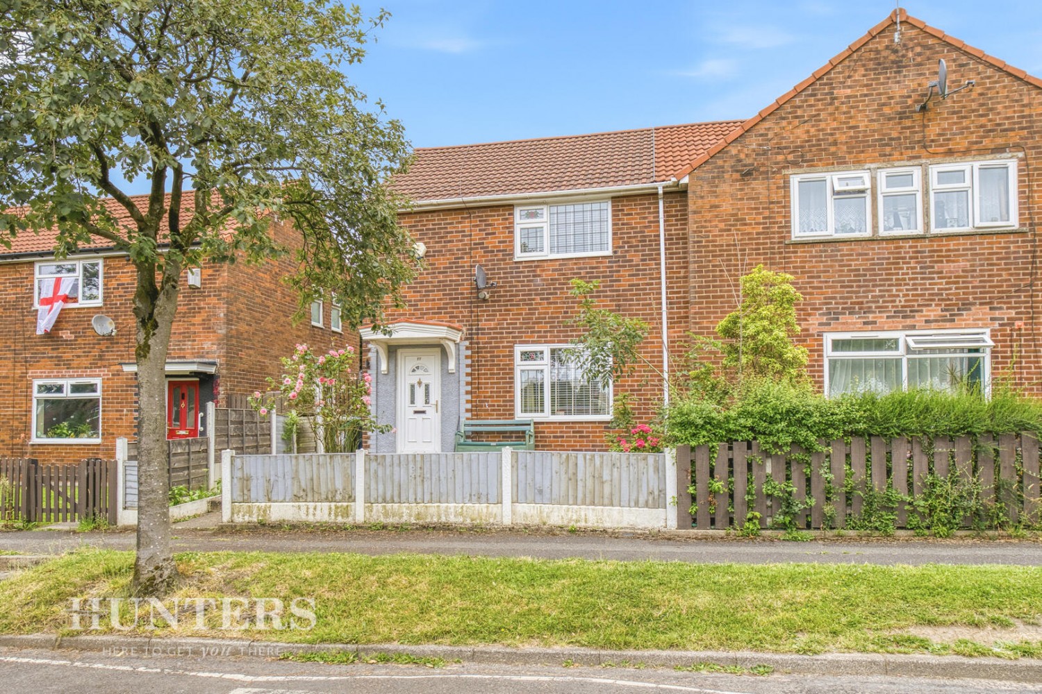 2 bedroom House for sale in Reins Lee Avenue, Oldham