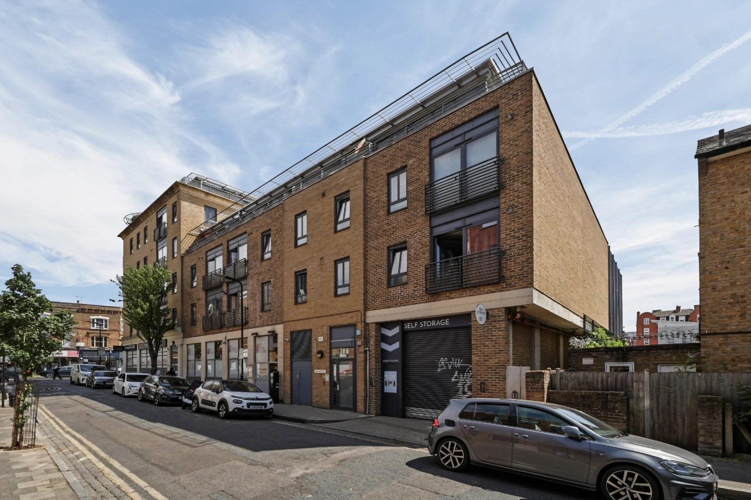 2 bedroom Flat to let in Victorian Grove, London, N16