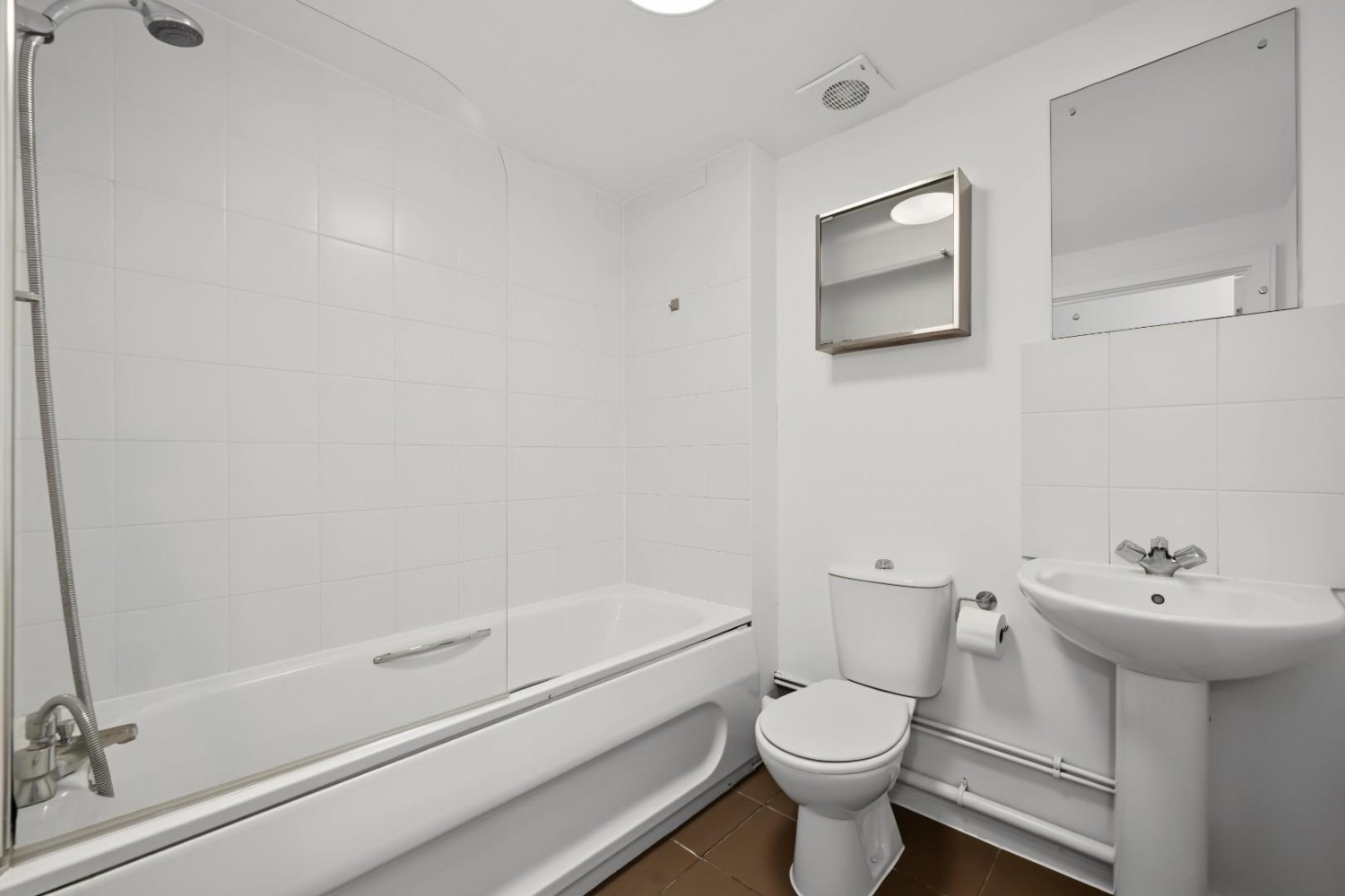 2 bedroom Flat to let in Victorian Grove, London, N16