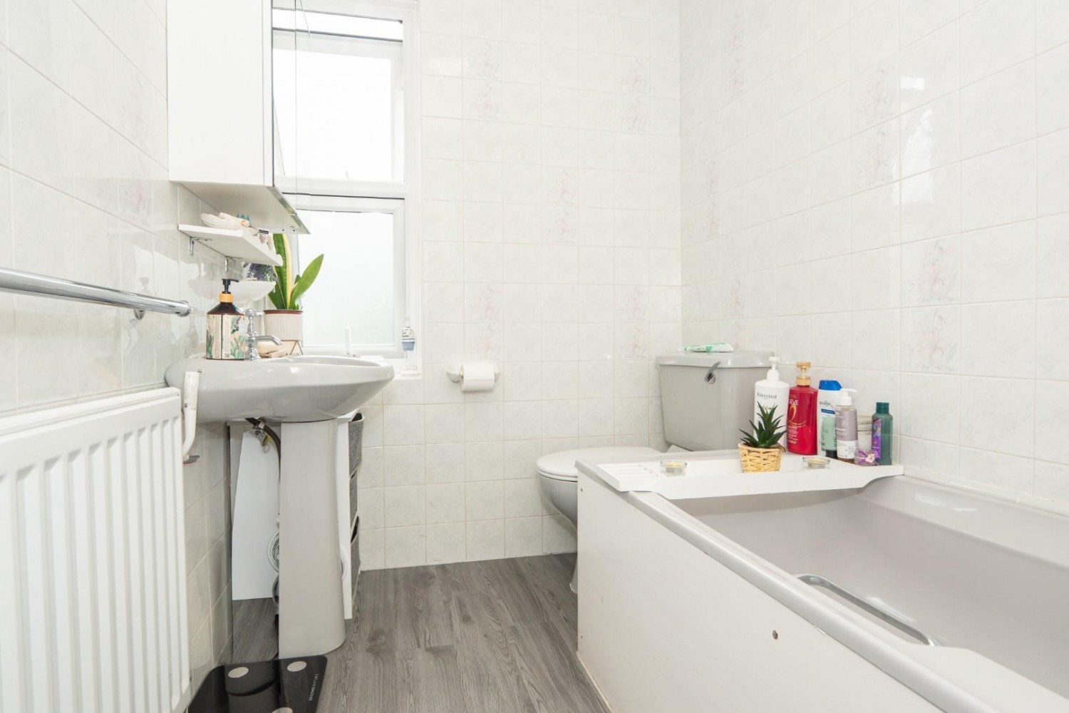 2 bedroom House to let in Vicarage Road, Shipley