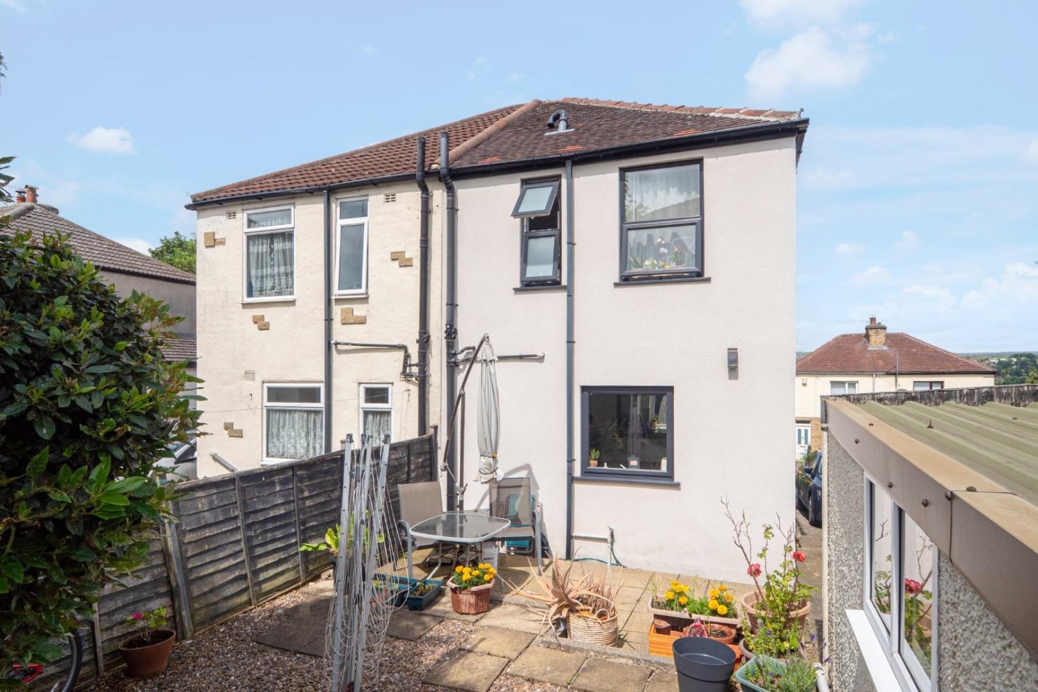 2 bedroom House to let in Vicarage Road, Shipley