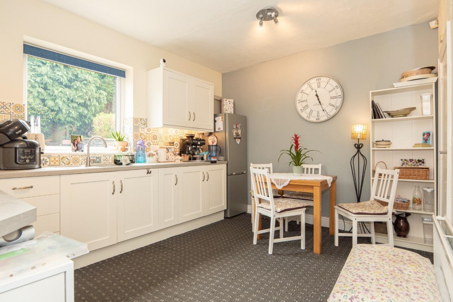 2 bedroom House to let in Vicarage Road, Shipley