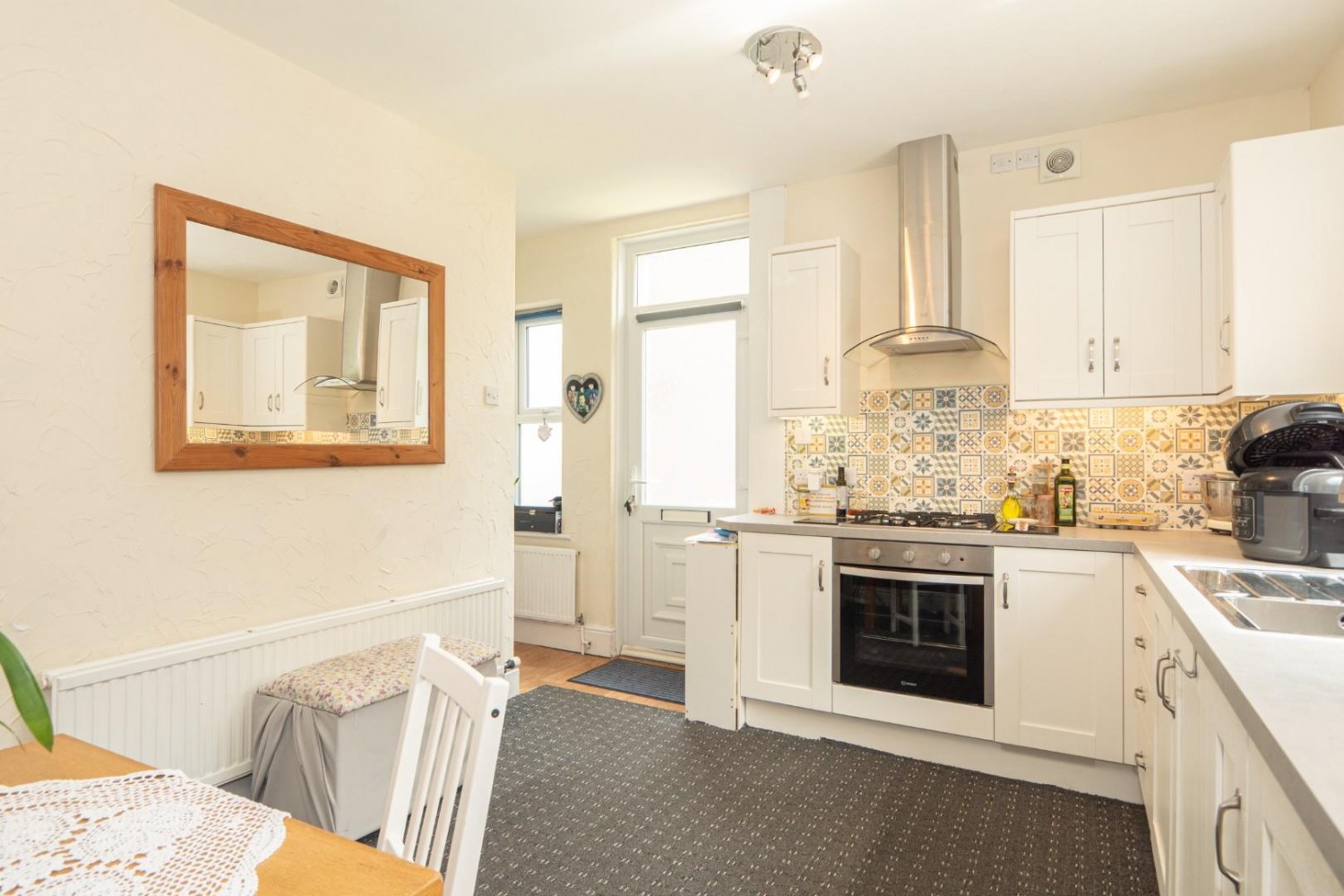 2 bedroom House to let in Vicarage Road, Shipley