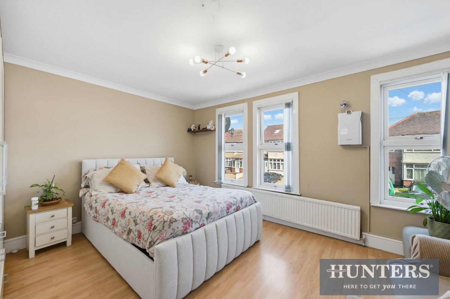 5 bedroom House for sale in Inwood Road, Hounslow, TW3