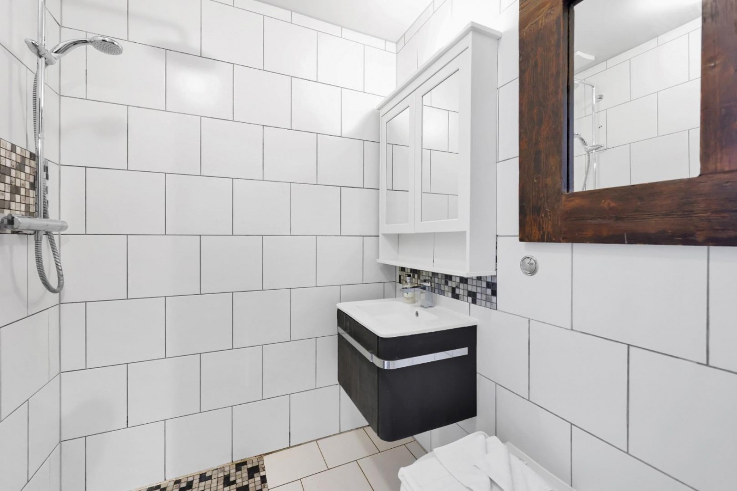 3 bedroom House for sale in Chance Street, Shoreditch, E2
