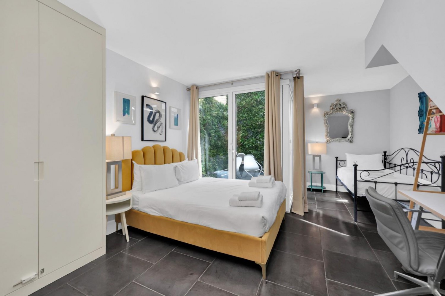 3 bedroom House for sale in Chance Street, Shoreditch, E2