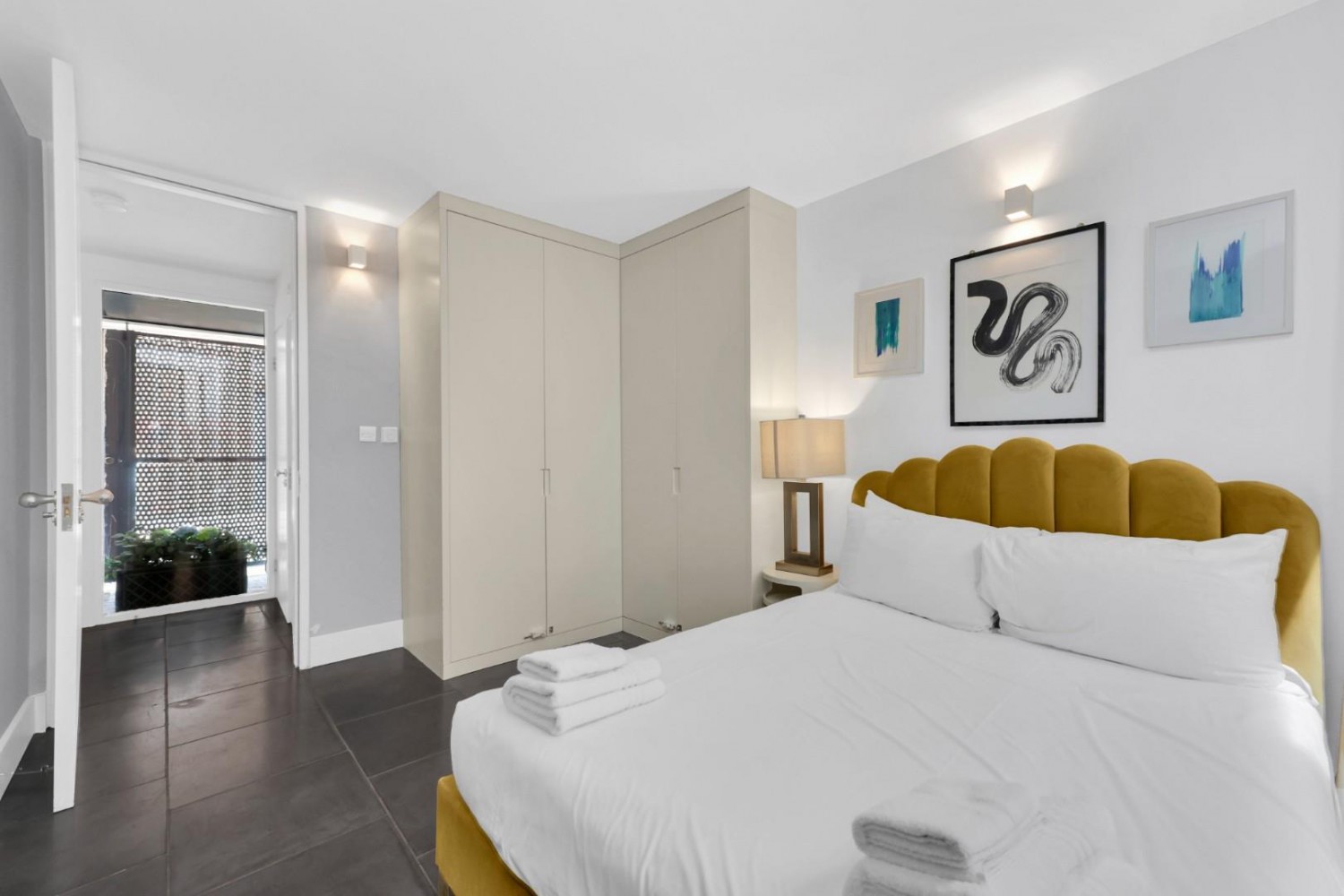 3 bedroom House for sale in Chance Street, Shoreditch, E2