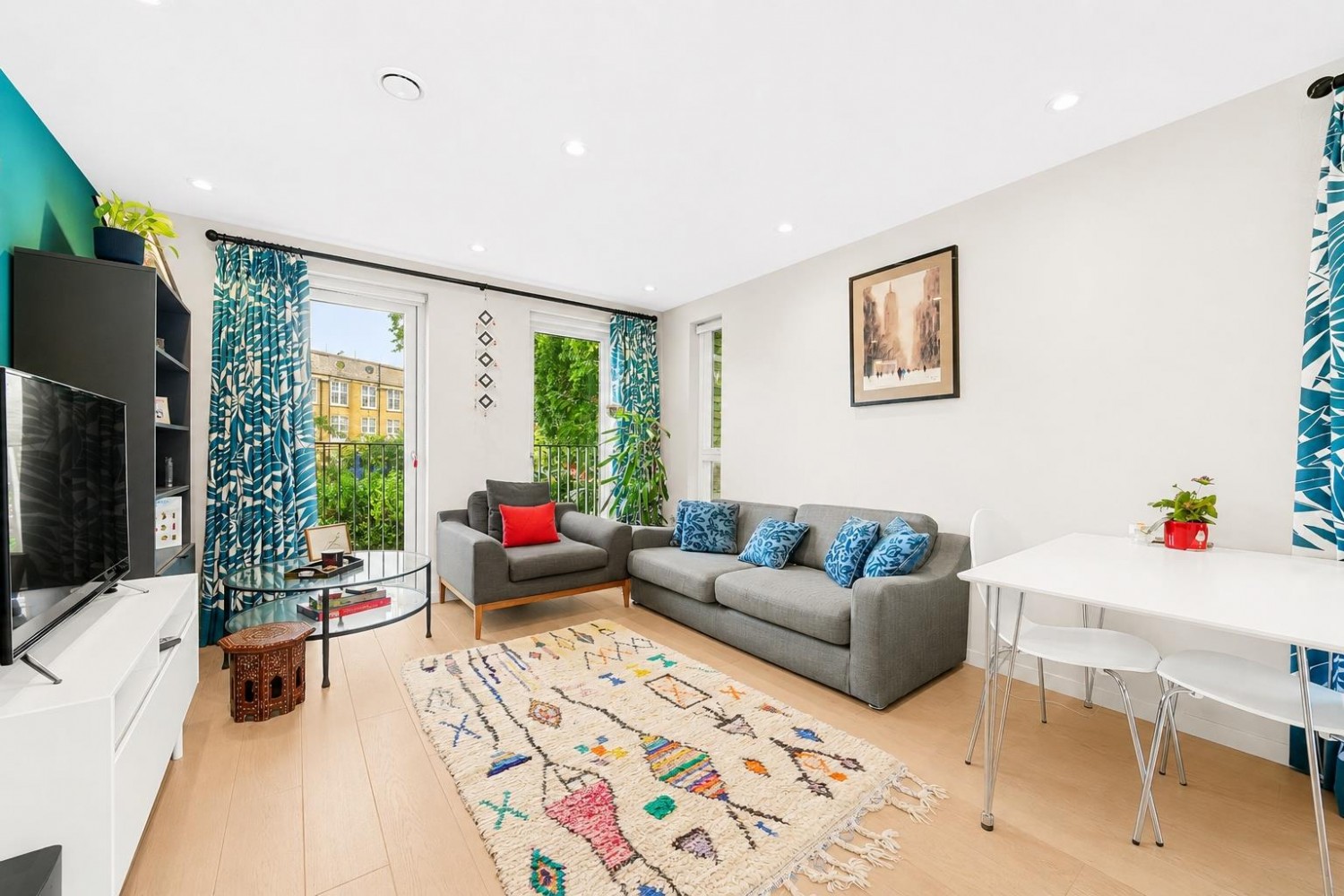 2 bedroom Flat for sale in New North Road, London, N1
