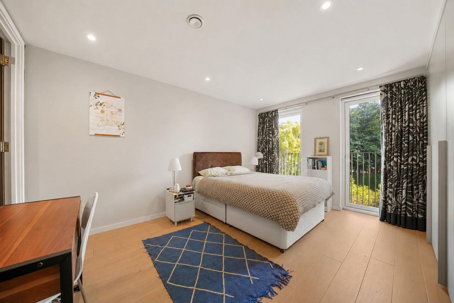2 bedroom Flat for sale in New North Road, London, N1