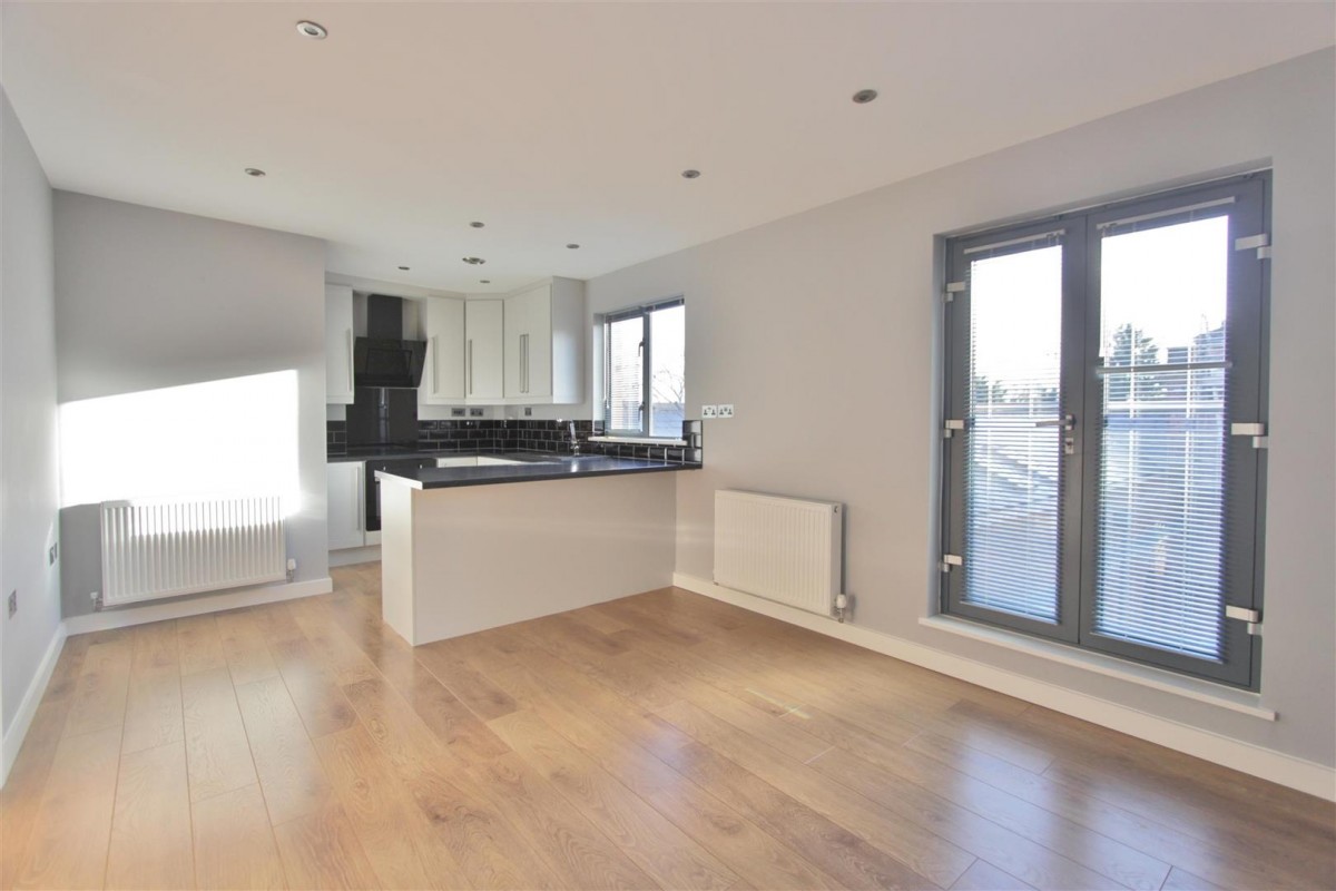 Middlewood Rise, Sheffield, S6 1UR