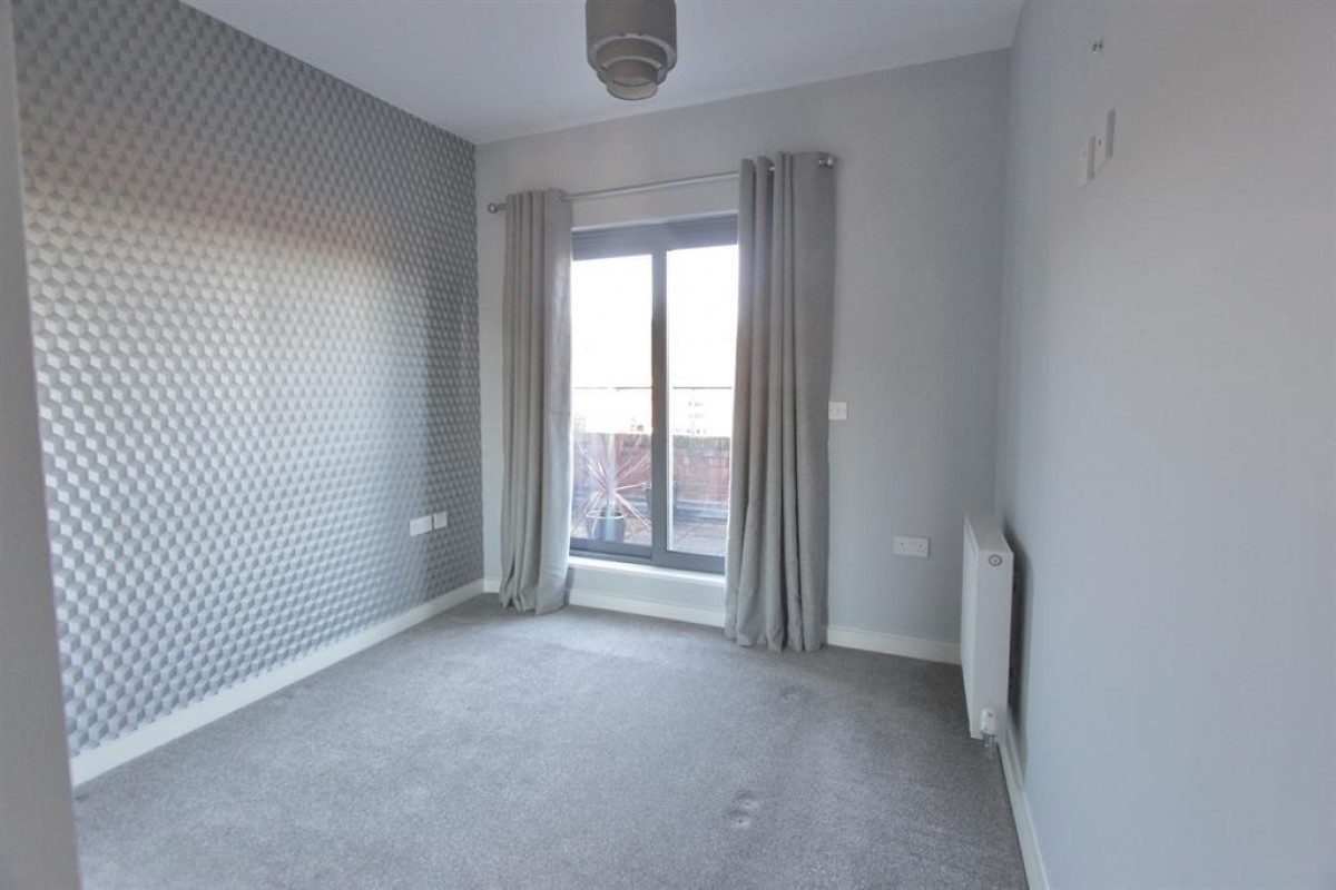 Middlewood Rise, Sheffield, S6 1UR