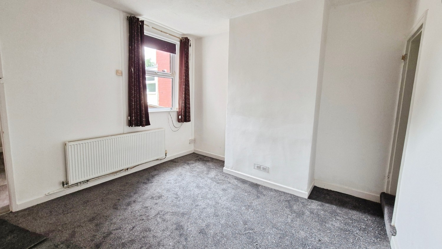 2 bedroom House for sale in Church Street, Chadsmoor, Cannock