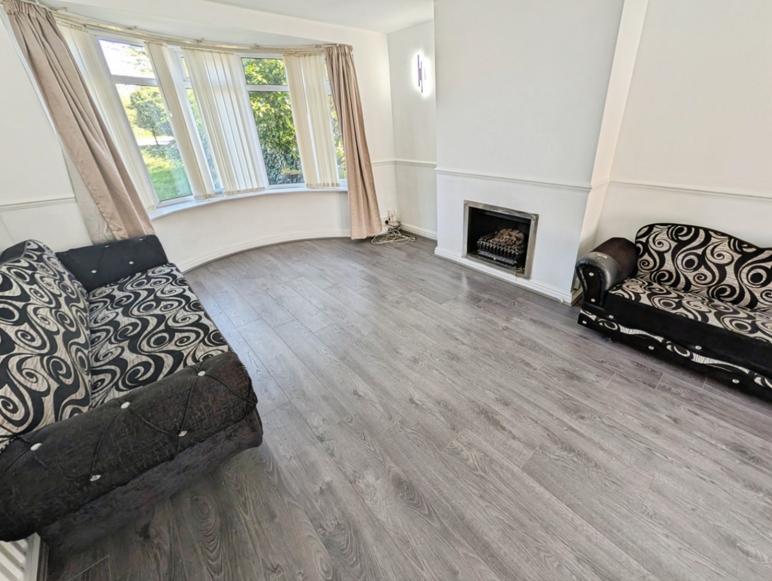 4 bedroom House to let in Sedgley Road, Dudley