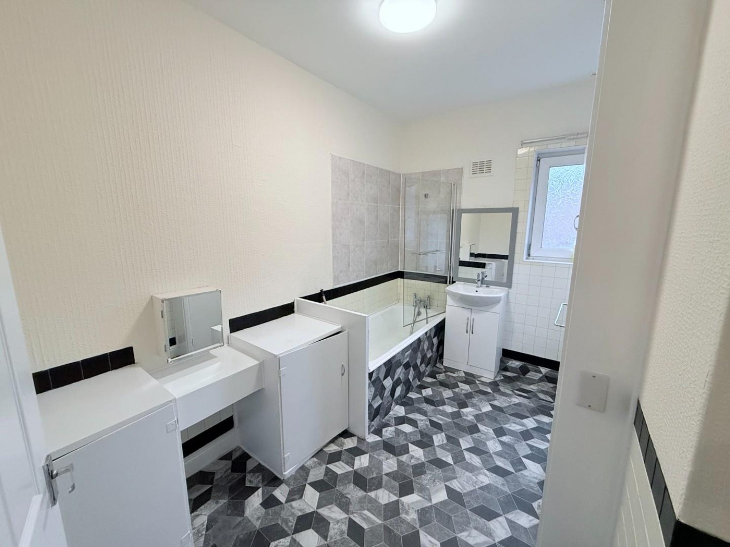 2 bedroom House to let in Ambler Street, Castleford