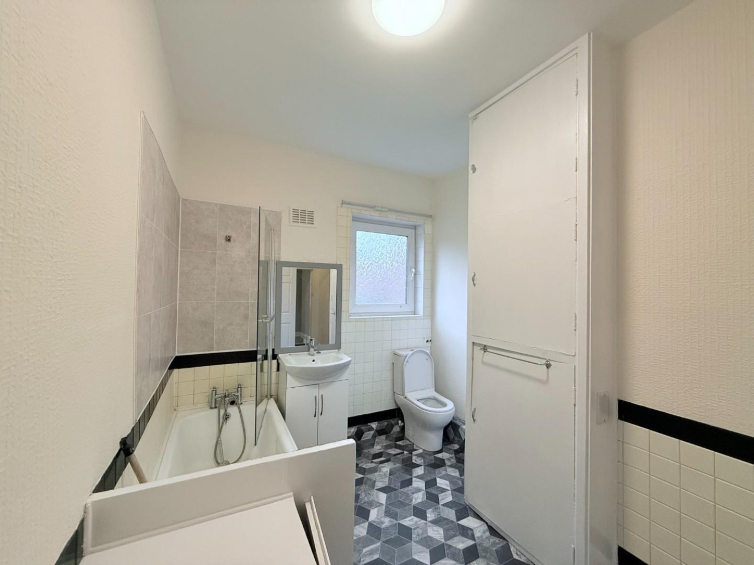 2 bedroom House to let in Ambler Street, Castleford