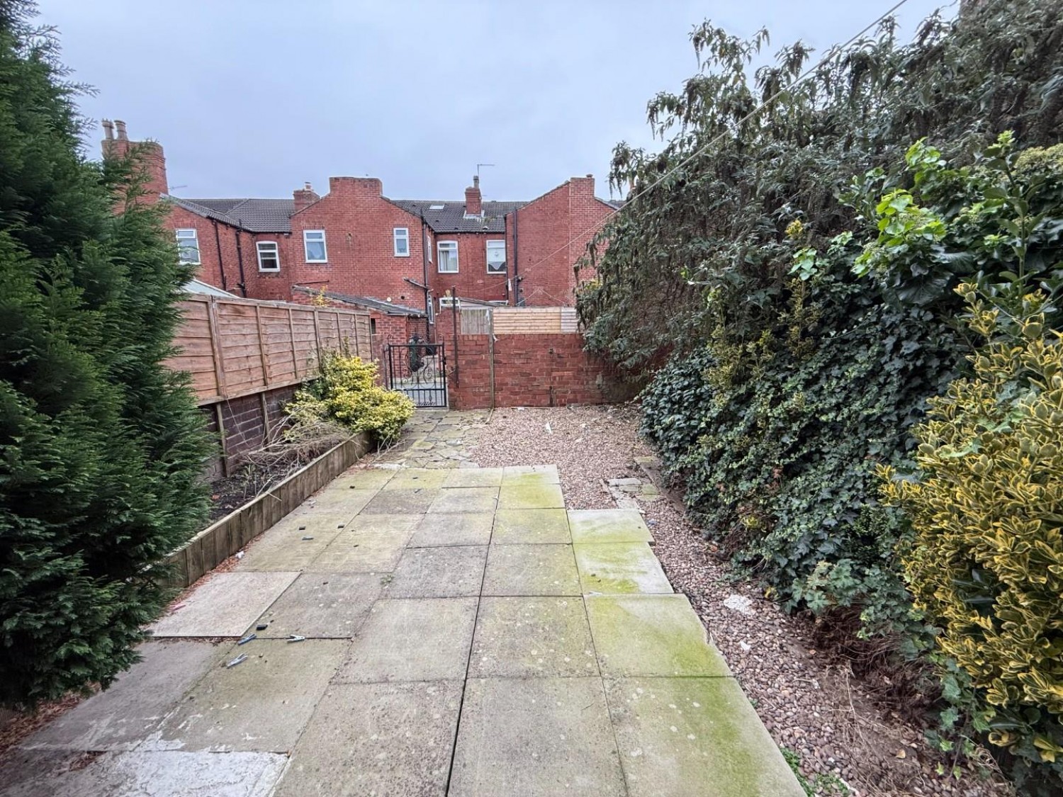 2 bedroom House to let in Ambler Street, Castleford