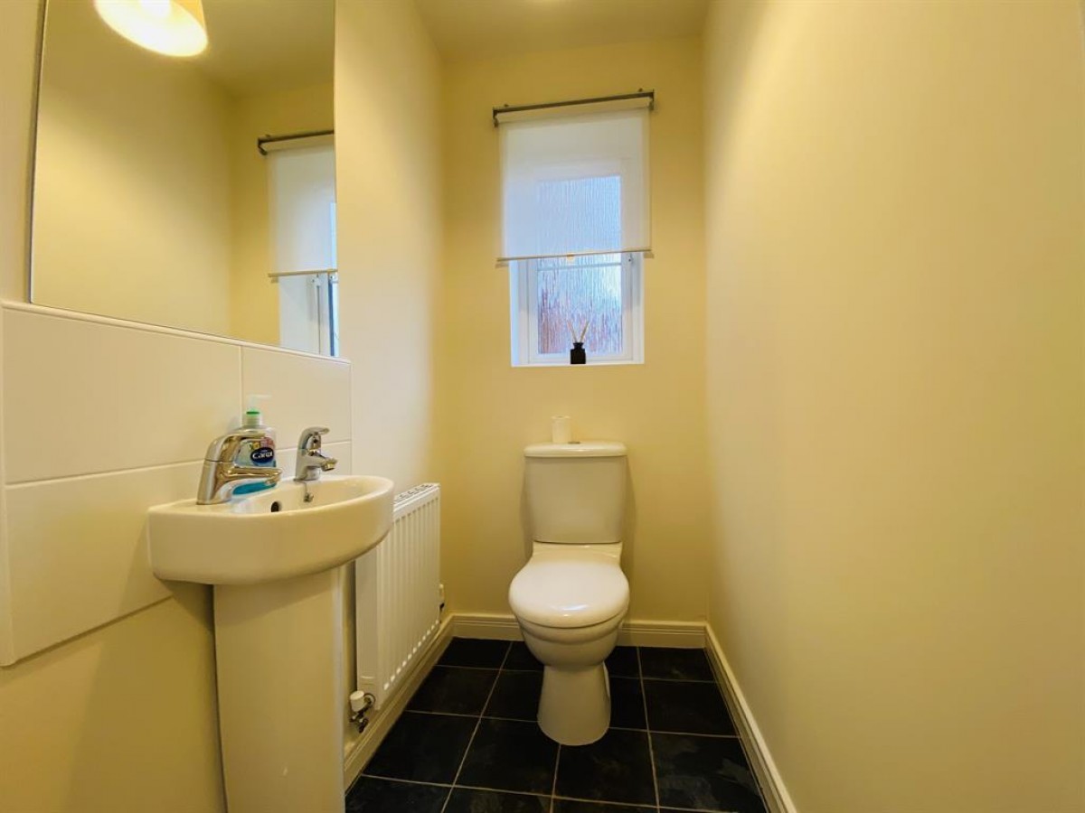 Heather Drive, Pontefract, WF8 2FG