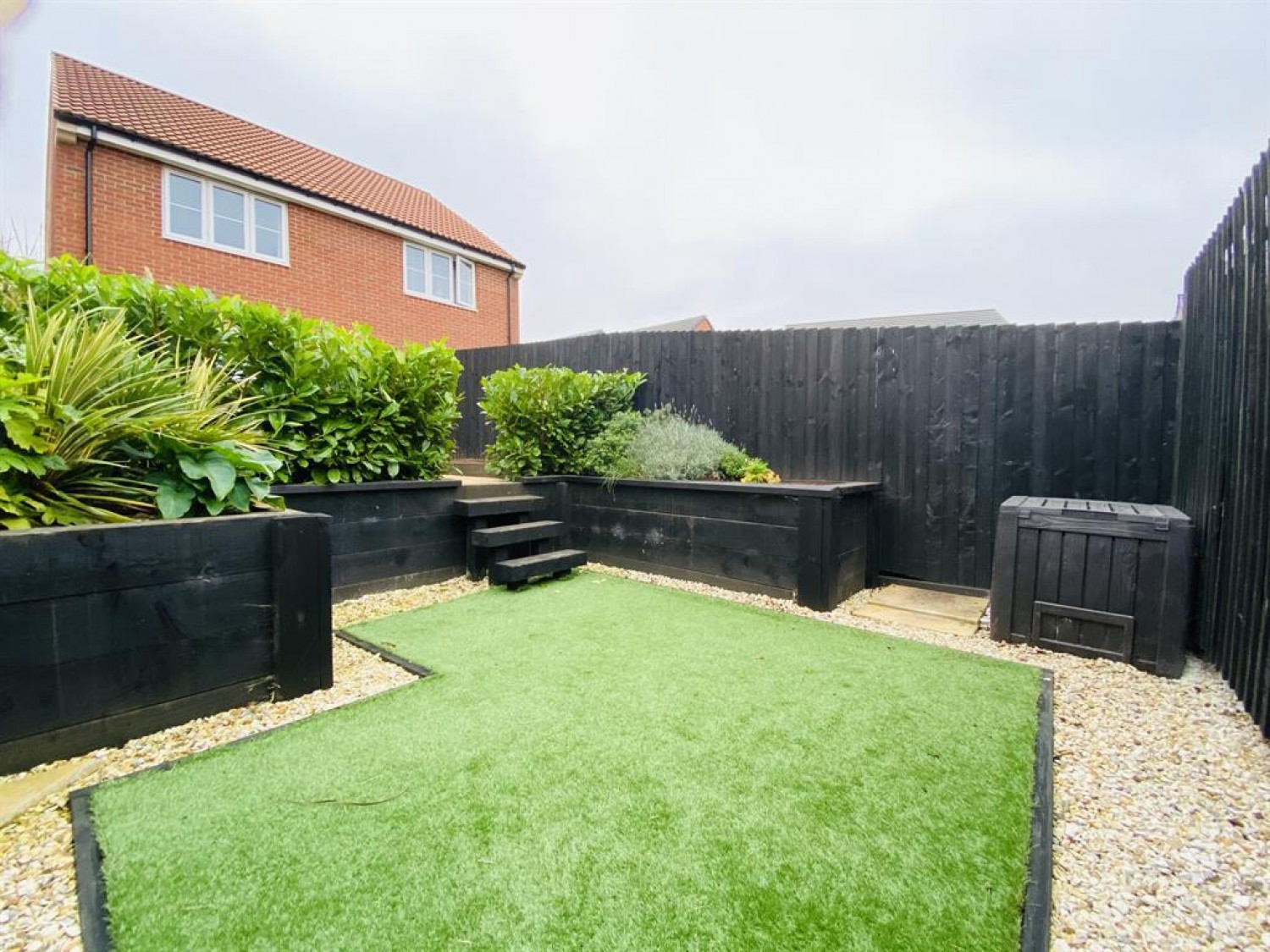 2 bedroom House to let in Heather Drive, Pontefract, WF8 2FG