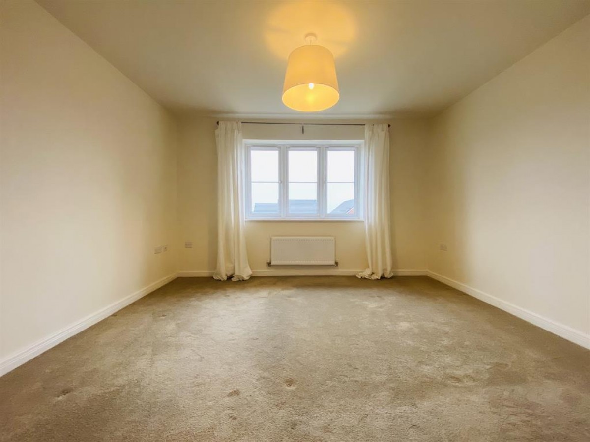 Heather Drive, Pontefract, WF8 2FG