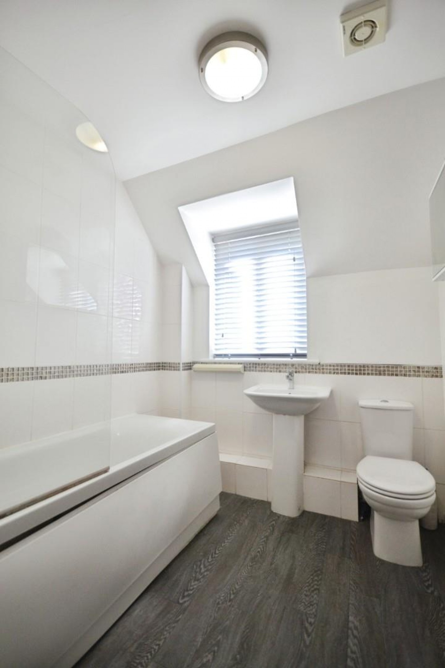 2 bedroom Flat to let in Sona Gardens, Tilehurst, Reading