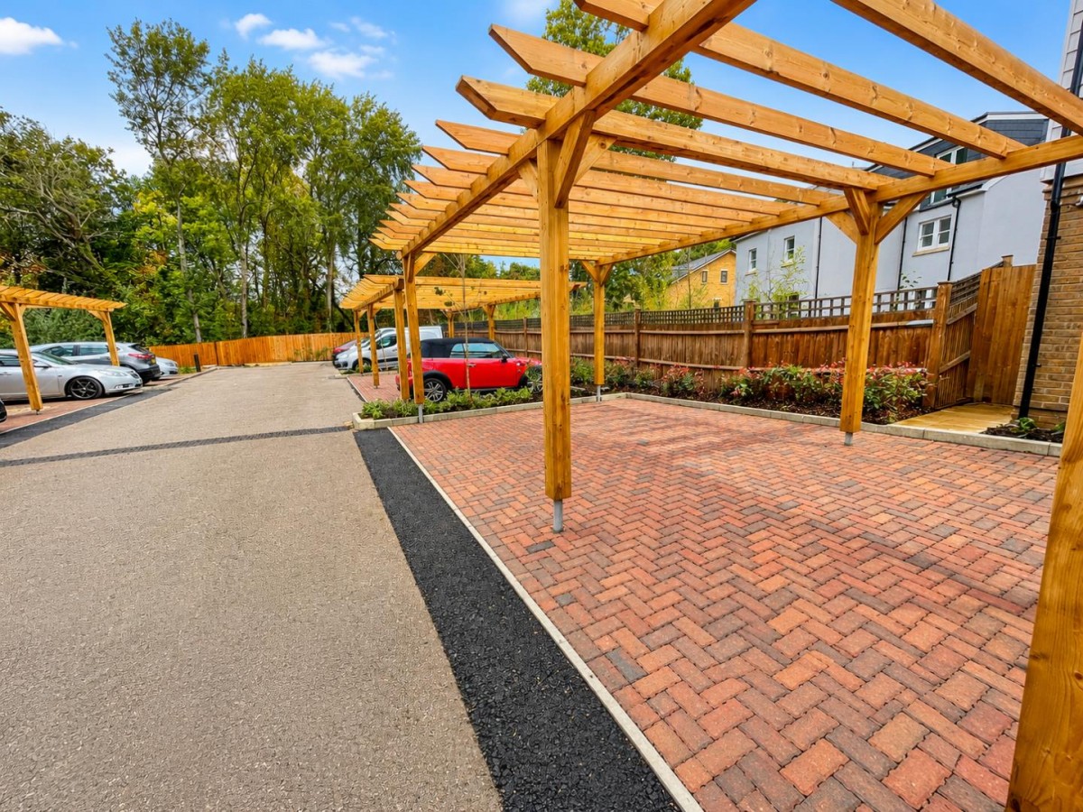 Gunpowder Road, Worcester Park