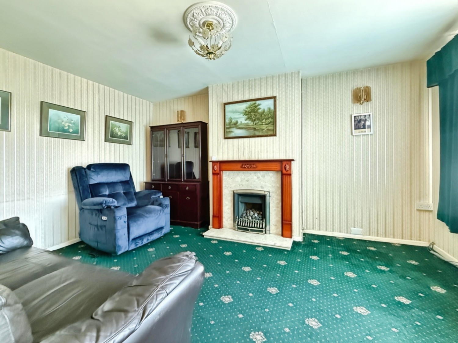 2 bedroom Bungalow for sale in Heathfield Road, Stroud