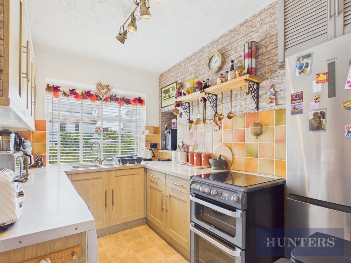 Manor Avenue, Scarborough, YO12 5JR