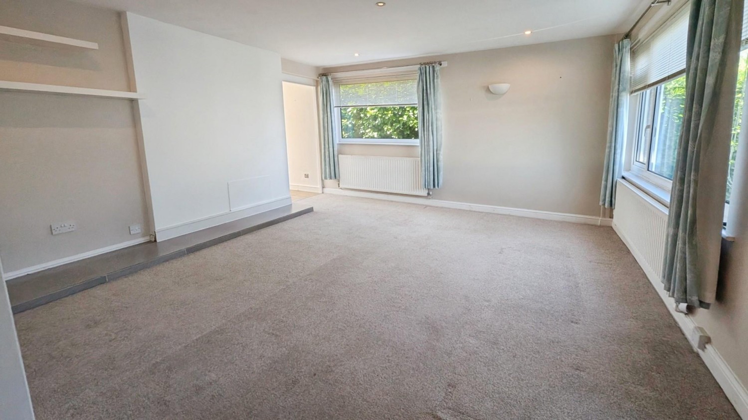 3 bedroom House to let in Eastfield Drive, Solihull B92 9ND