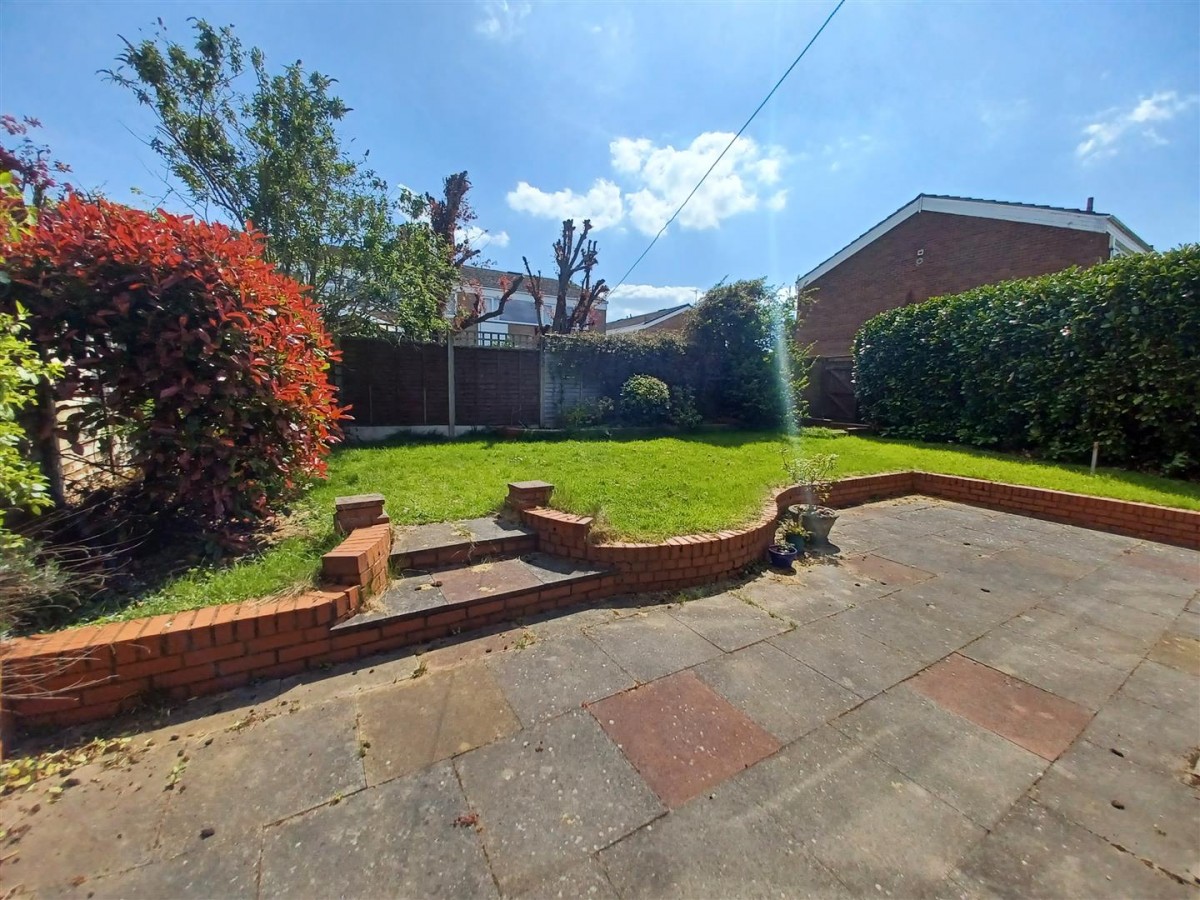 Eastfield Drive, Solihull B92 9ND