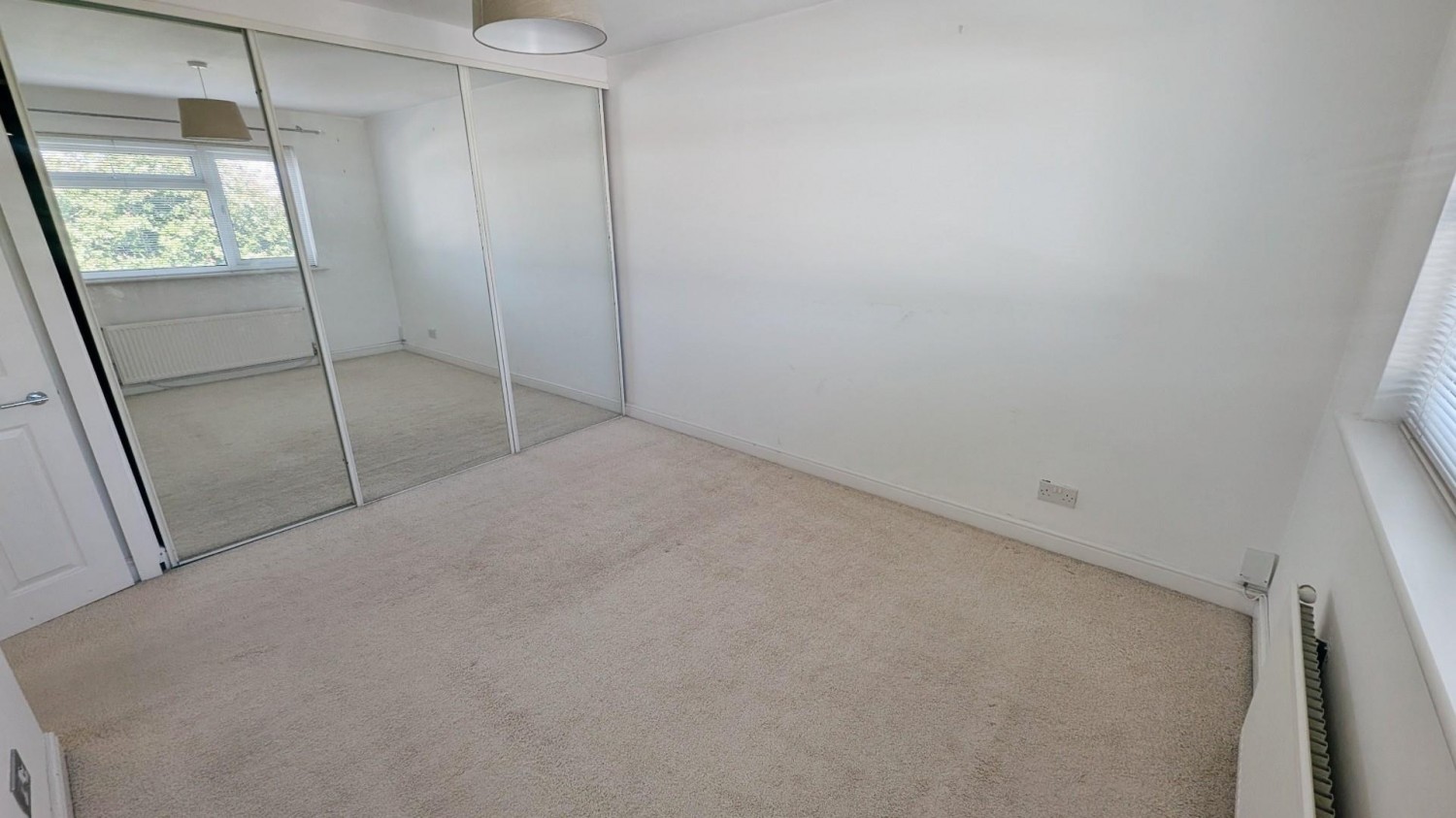 3 bedroom House to let in Eastfield Drive, Solihull B92 9ND