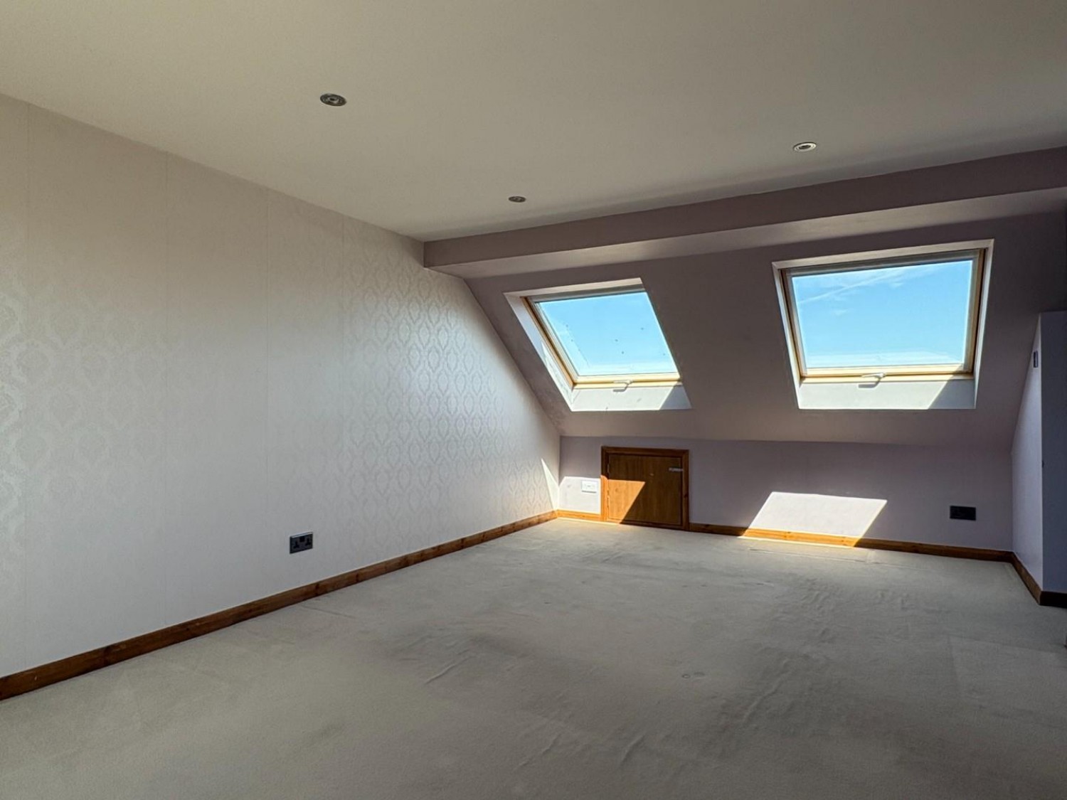 4 bedroom House to let in Dennis Road, Gravesend, DA11 7NW