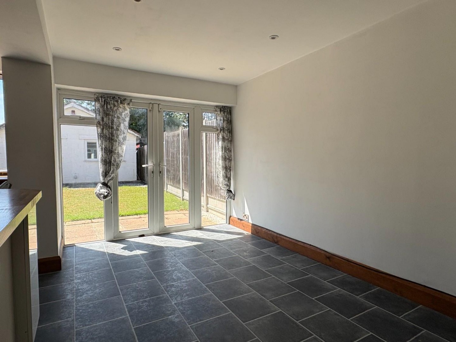 4 bedroom House to let in Dennis Road, Gravesend, DA11 7NW