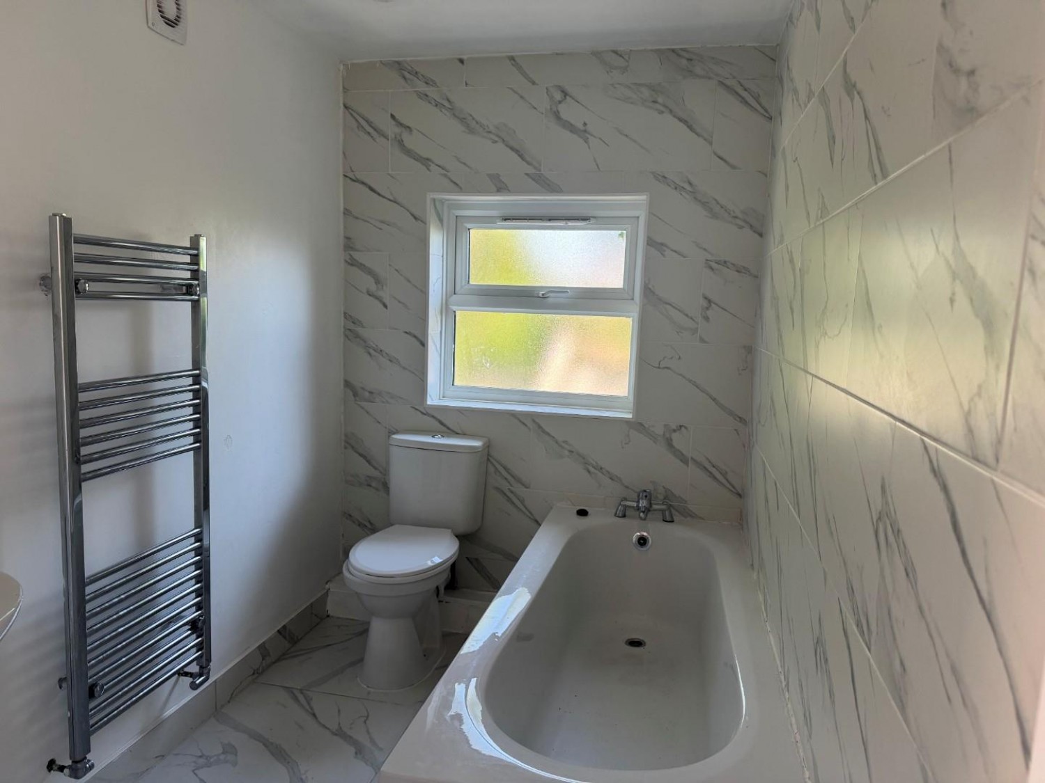 2 bedroom House to let in Seymour Road, Northfleet, Gravesend, Kent