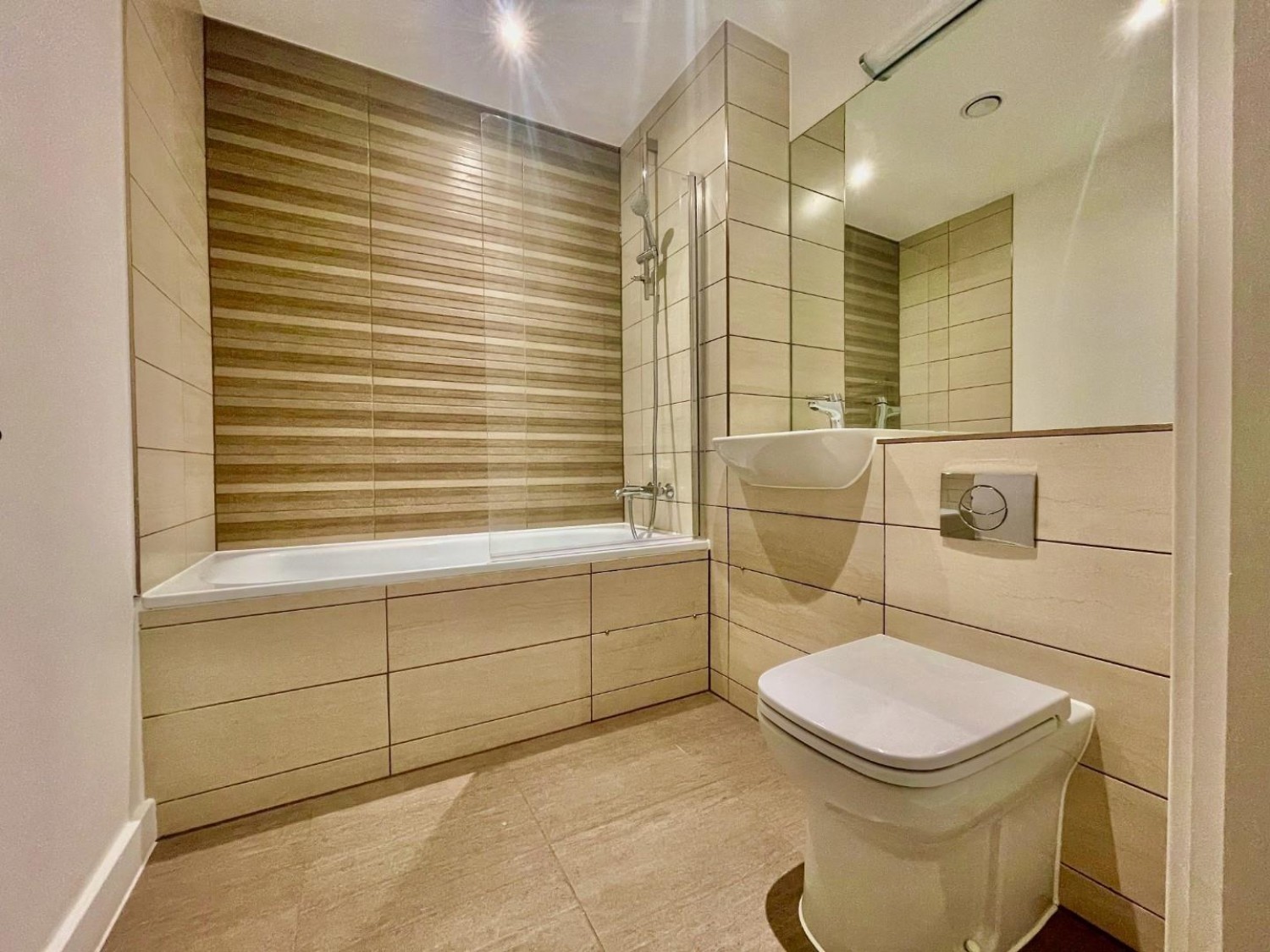 2 bedroom Flat for sale in 3rd Floor Apartment, Riverside Park
