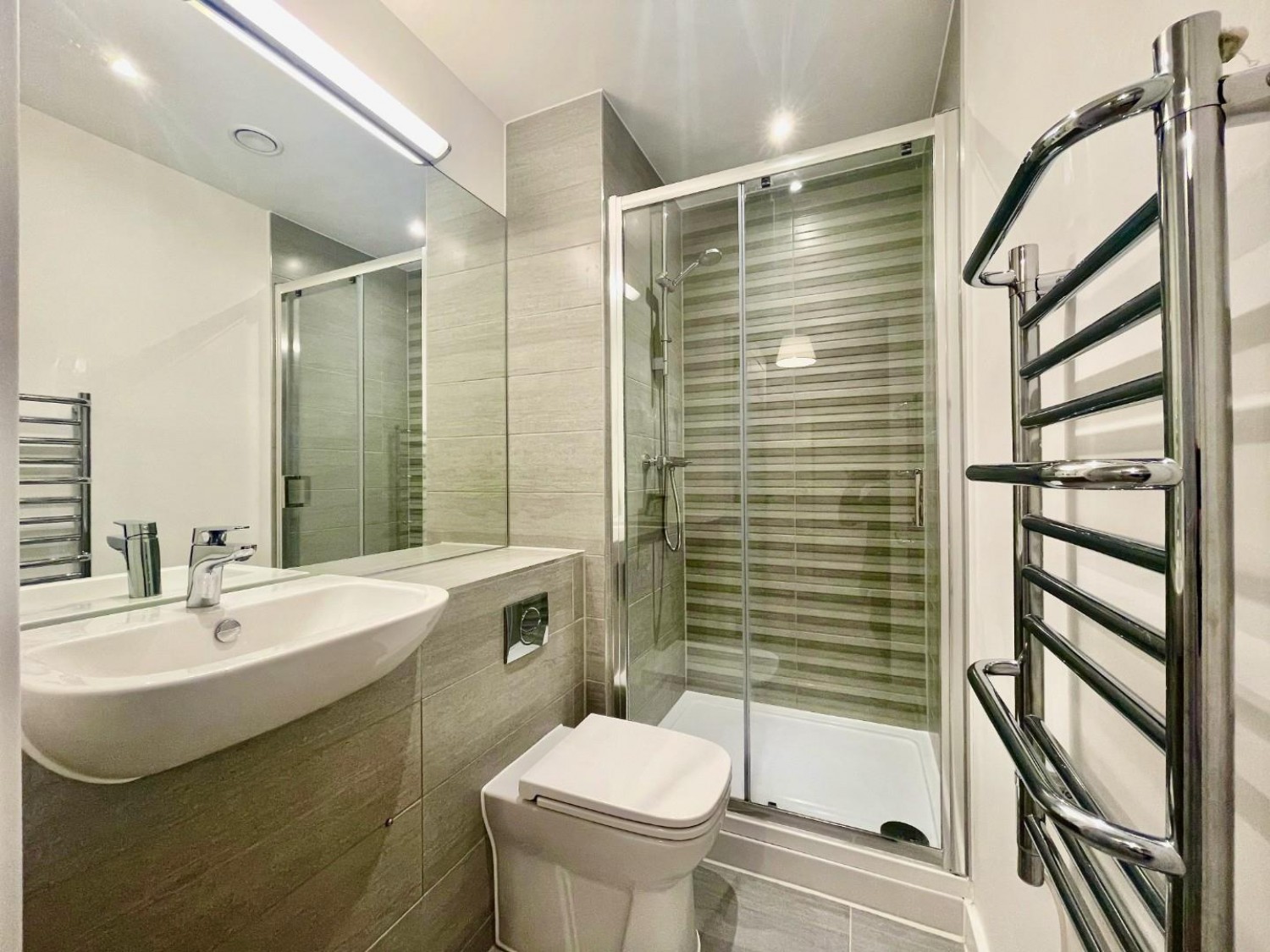 2 bedroom Flat for sale in 3rd Floor Apartment, Riverside Park