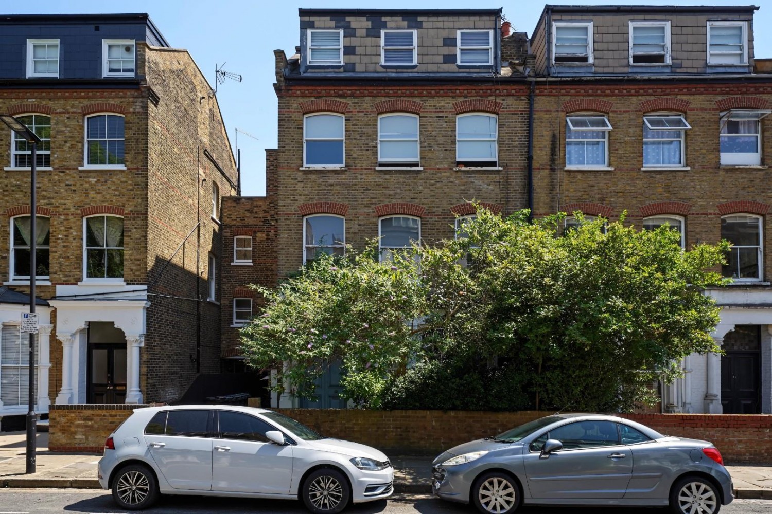 2 bedroom Flat for sale in Adolphus Road, London, N4