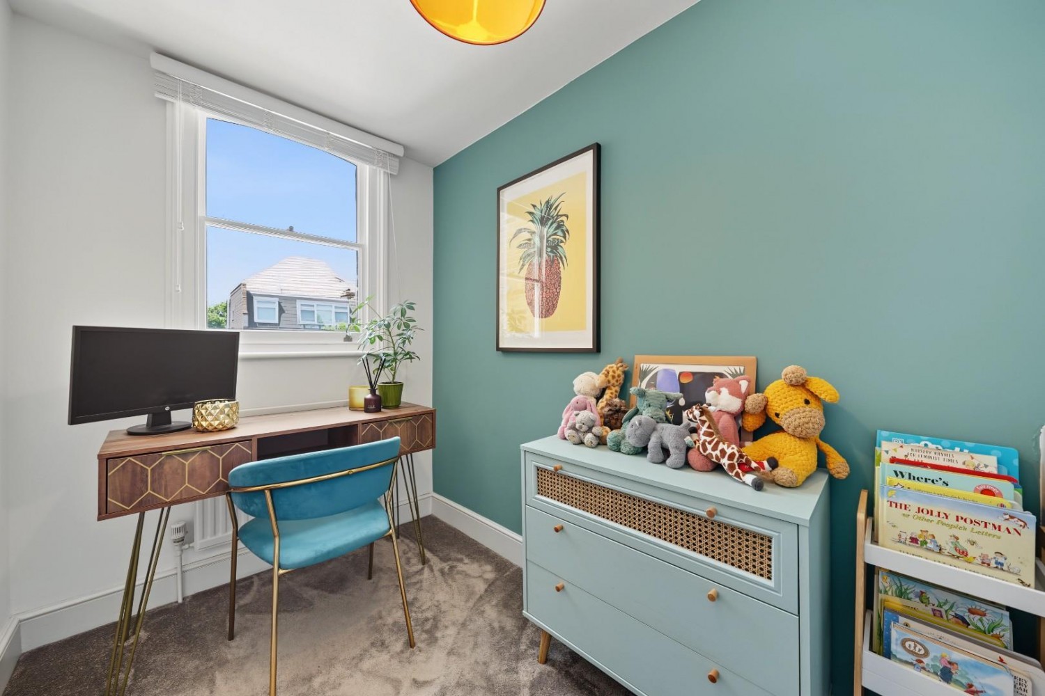 2 bedroom Flat for sale in Adolphus Road, London, N4