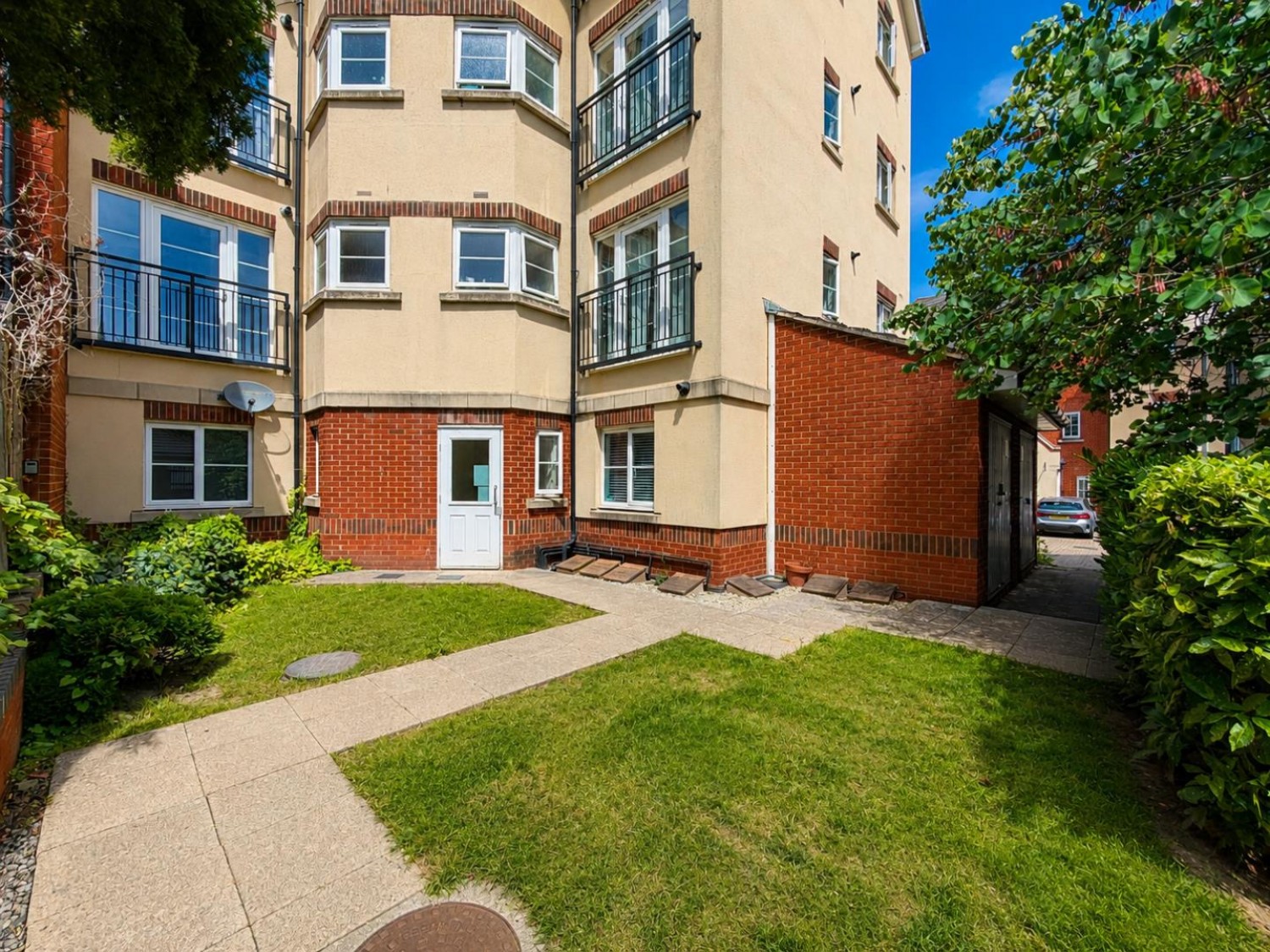 1 bedroom Flat for sale in Sir John Fogge Avenue, Ashford