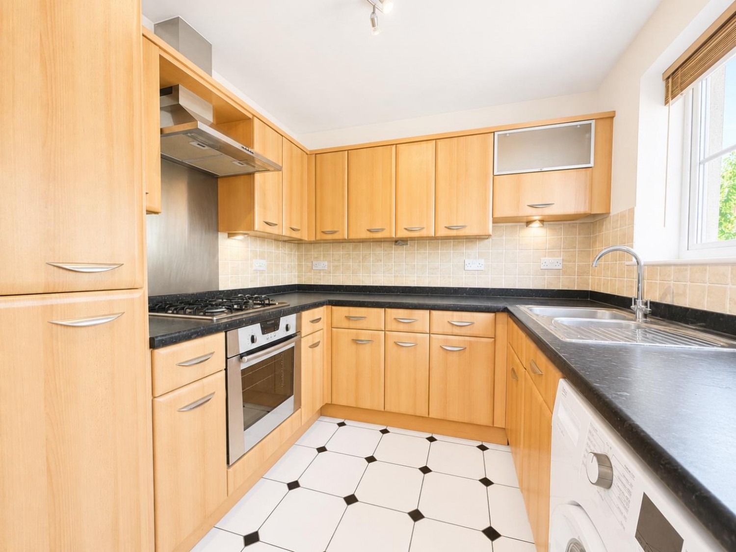 1 bedroom Flat for sale in Sir John Fogge Avenue, Ashford