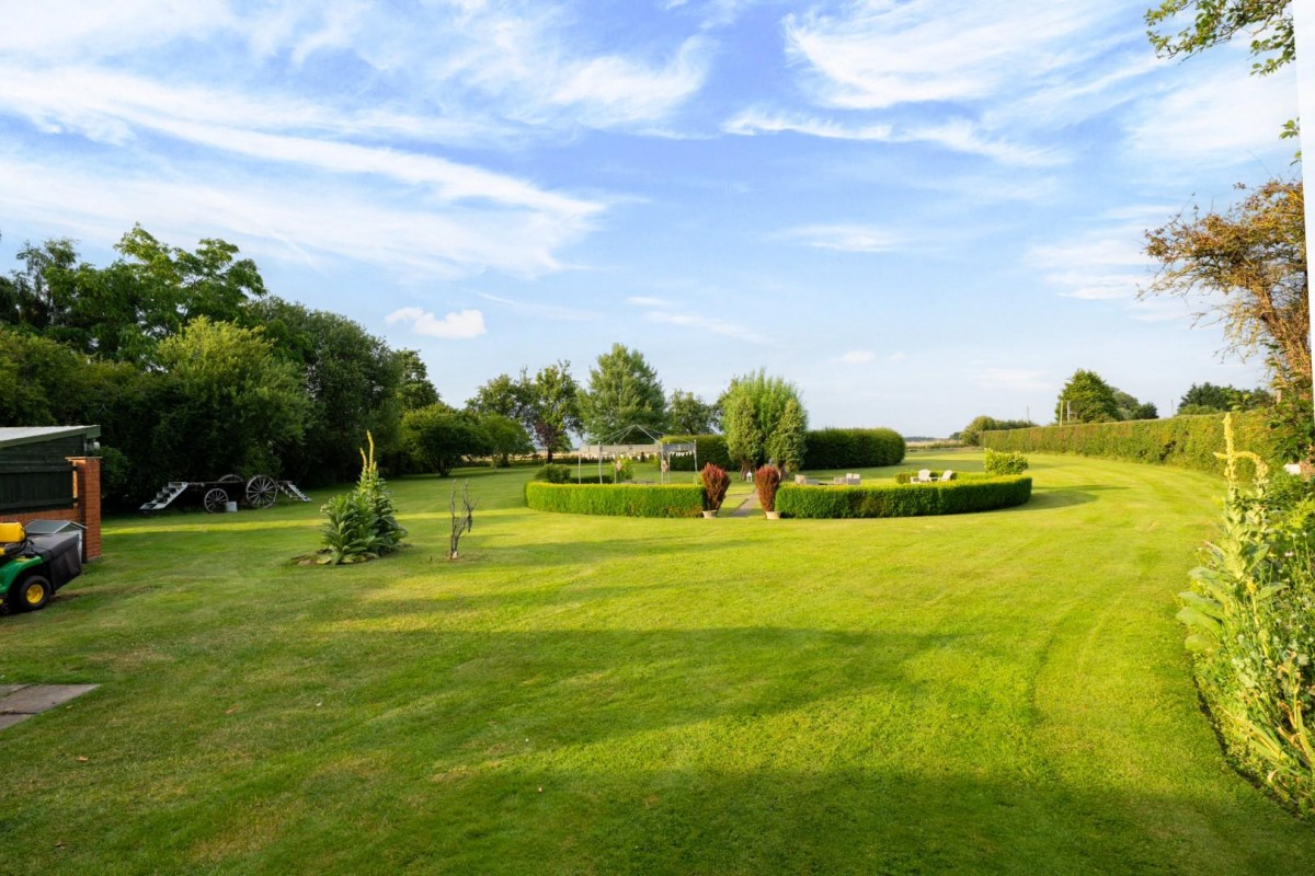 Oakdene, Brackenhill Lane, Church Fenton