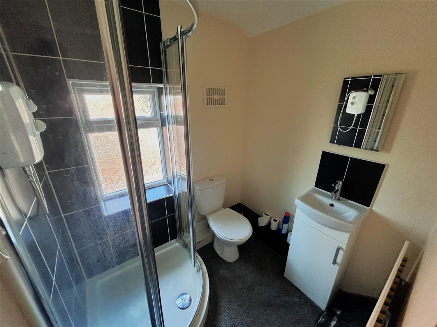 3 bedroom House for sale in Woodfield Avenue, Stourbridge, DY9 9DP