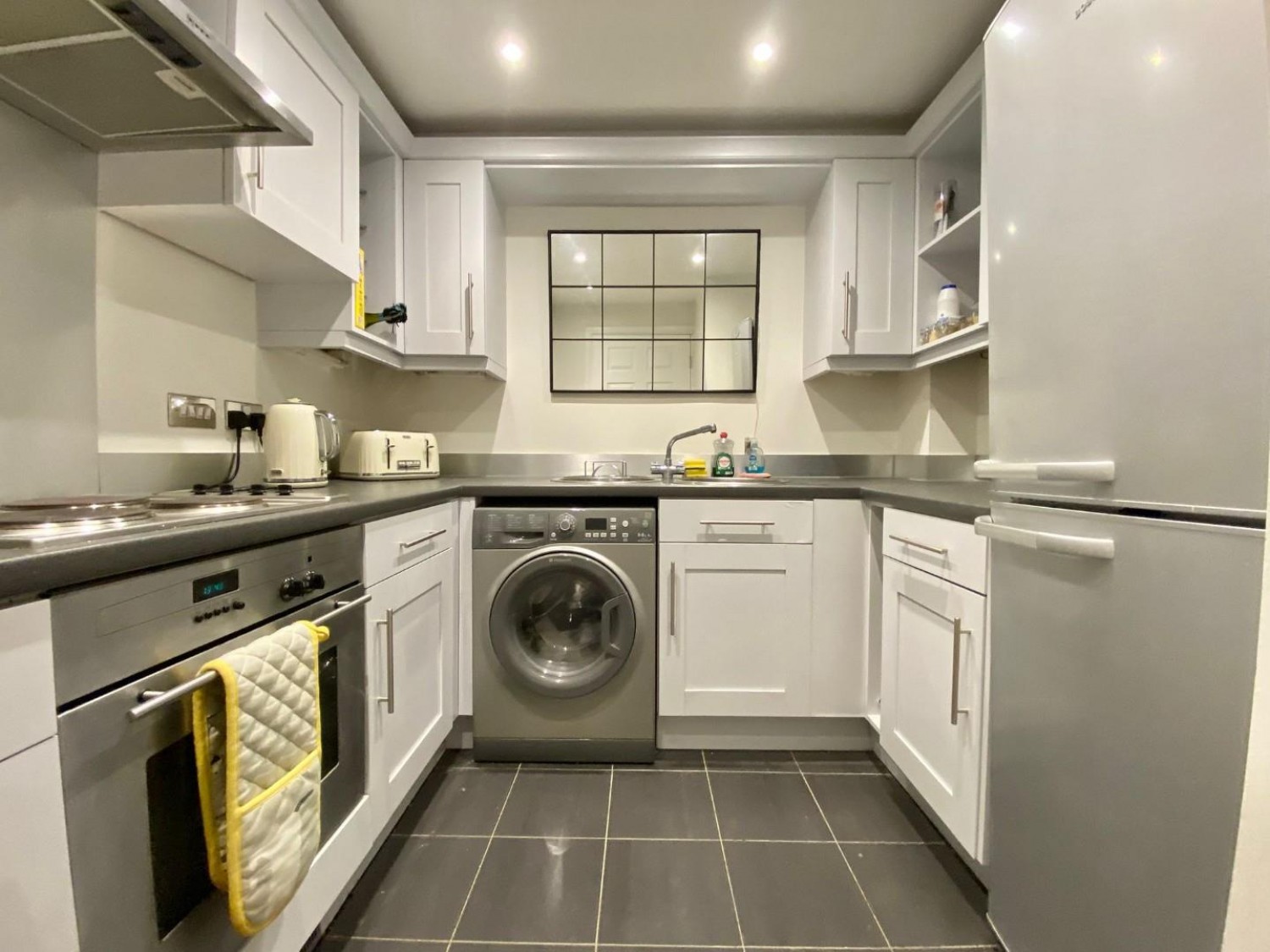 2 bedroom Flat to let in Princess Drive, York