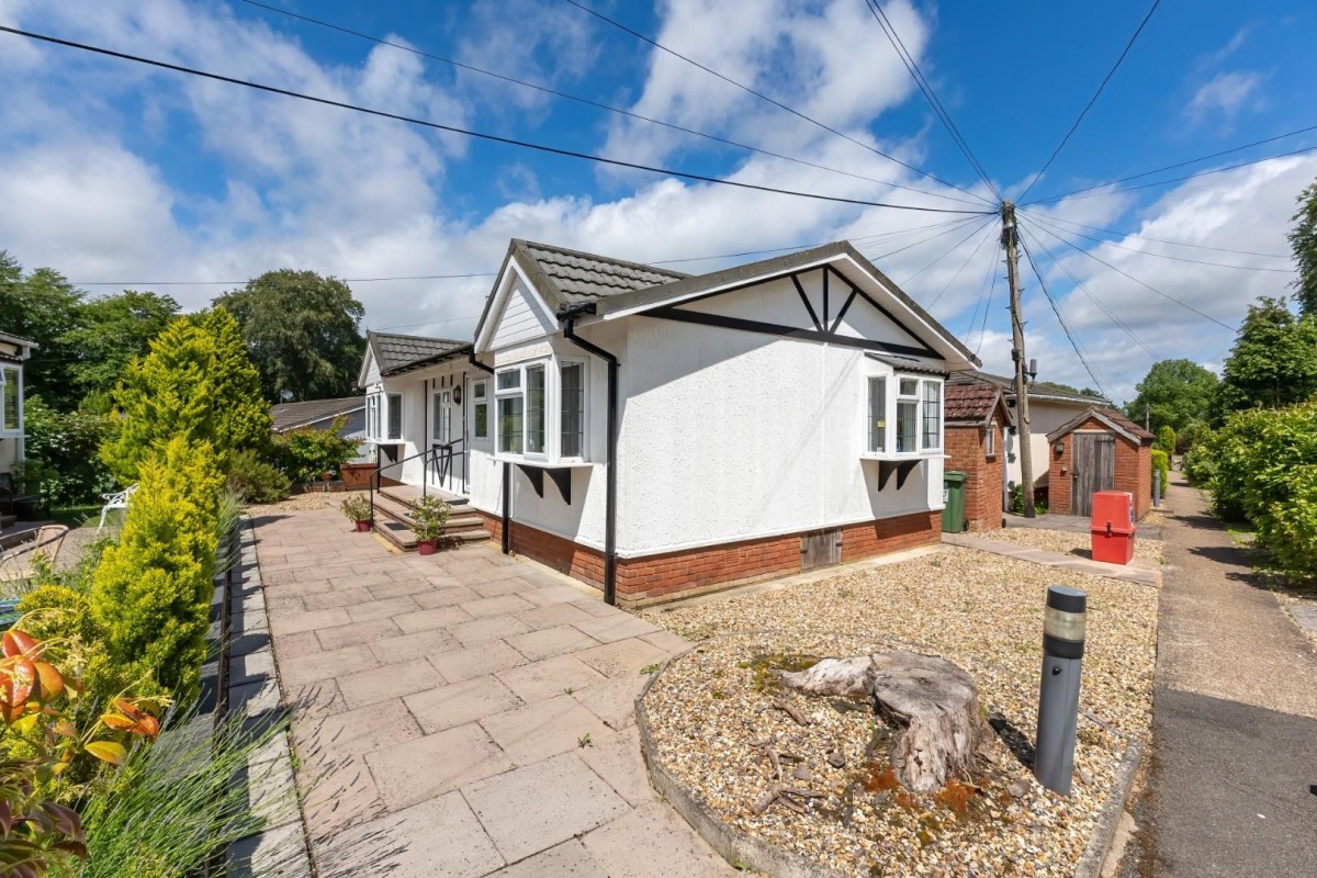 Chesham Road, Wigginton, Tring